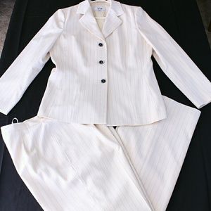 Le Suit, Ivory an Black Single Breasted Pants Suit